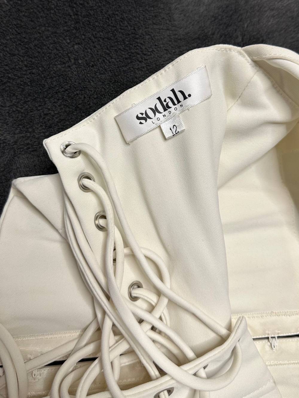 Sodah London SERENE CORSET TOP & CULTURE MINI SKIRT - CREAM - Picture 4 of 4
